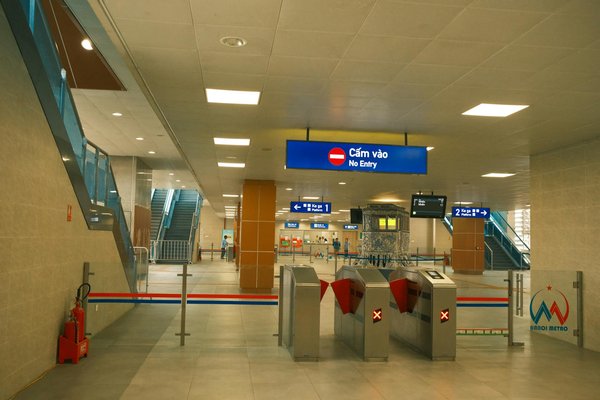 Quelle croisière propose des ateliers de fabrication de céramiques traditionnelles en Espagne?